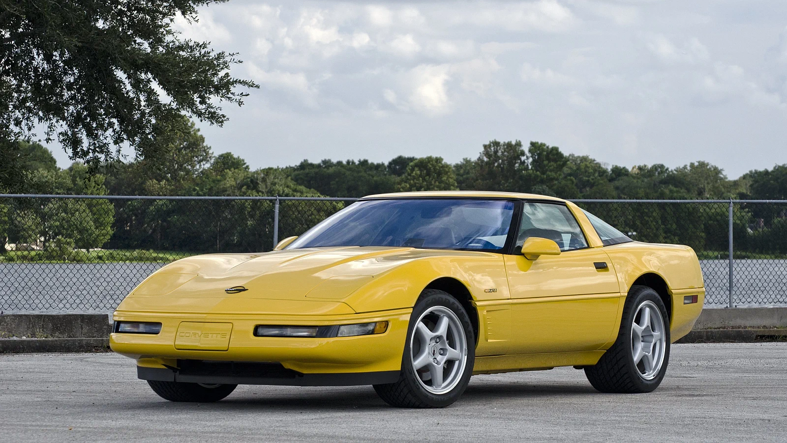 Corvette Generations/C4/C4 1995 front.webp